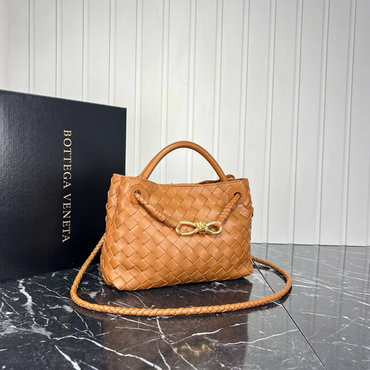 B veneta Andiamo Medium Bag