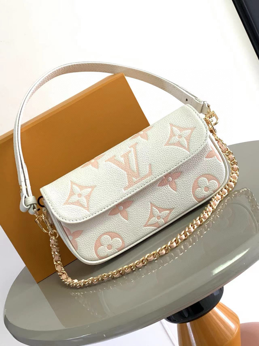 Louis V Wallet on Chain Ivy White