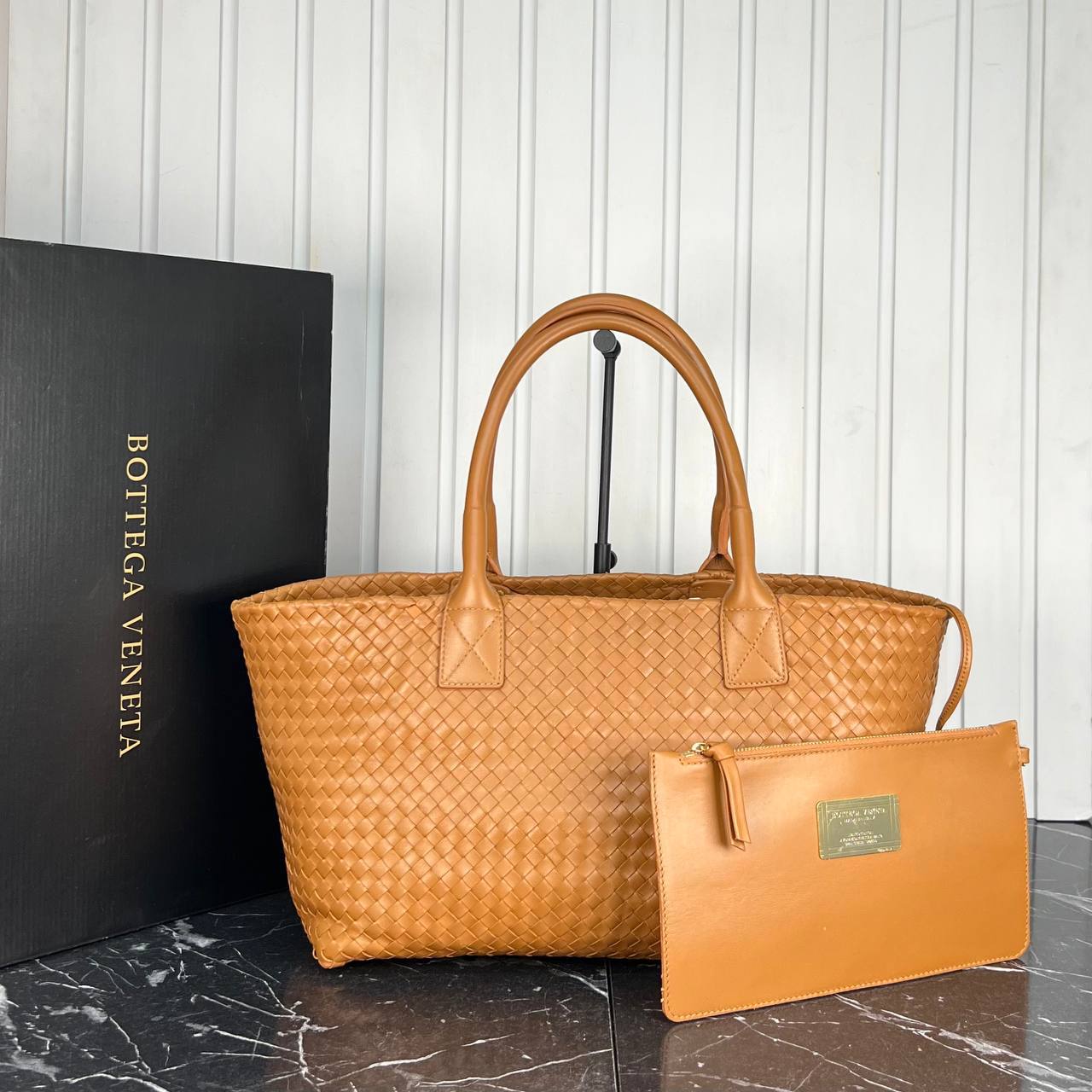 B Classic Intrecciato Leather Tote