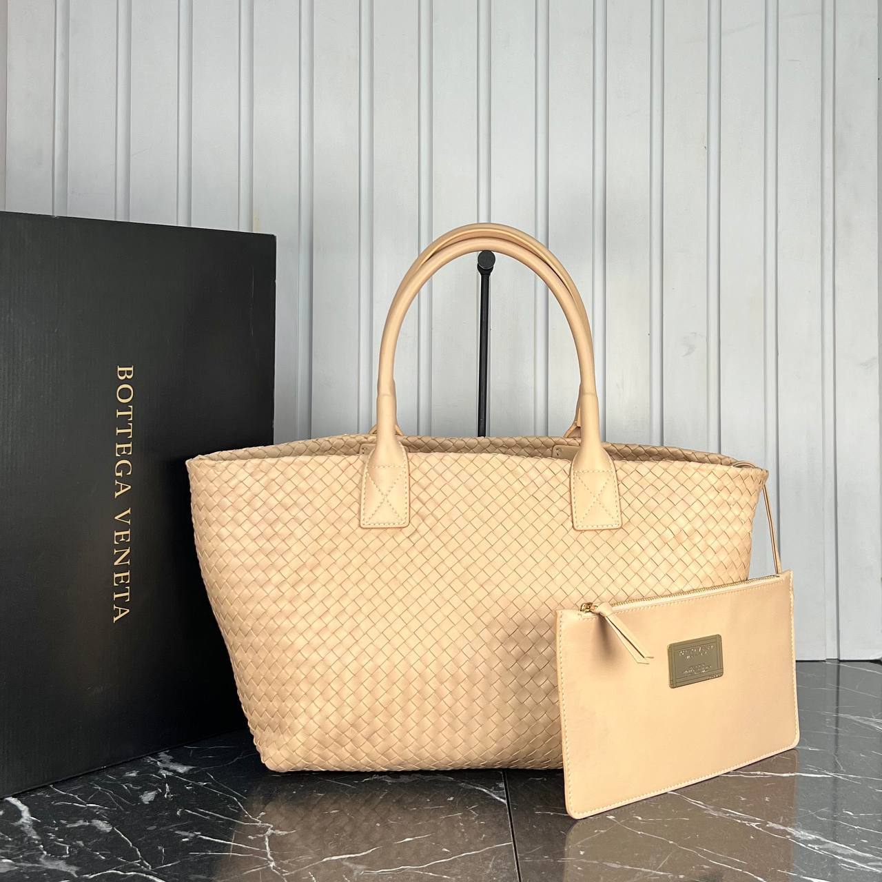 B Classic Intrecciato Leather Tote