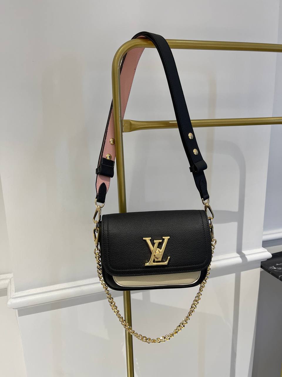 LOUIS V LOCKME TENDER  Bag